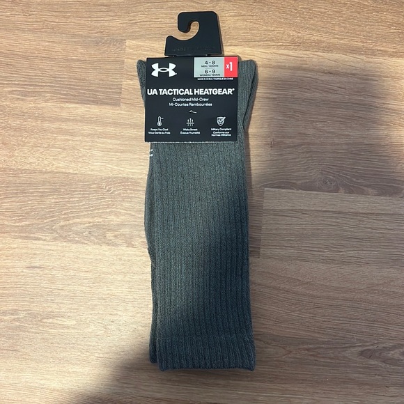 UA Tactical Heatgear Cushioned Mid Crew Socks- women size 6-9 or Men size 4-8 - Picture 1 of 2